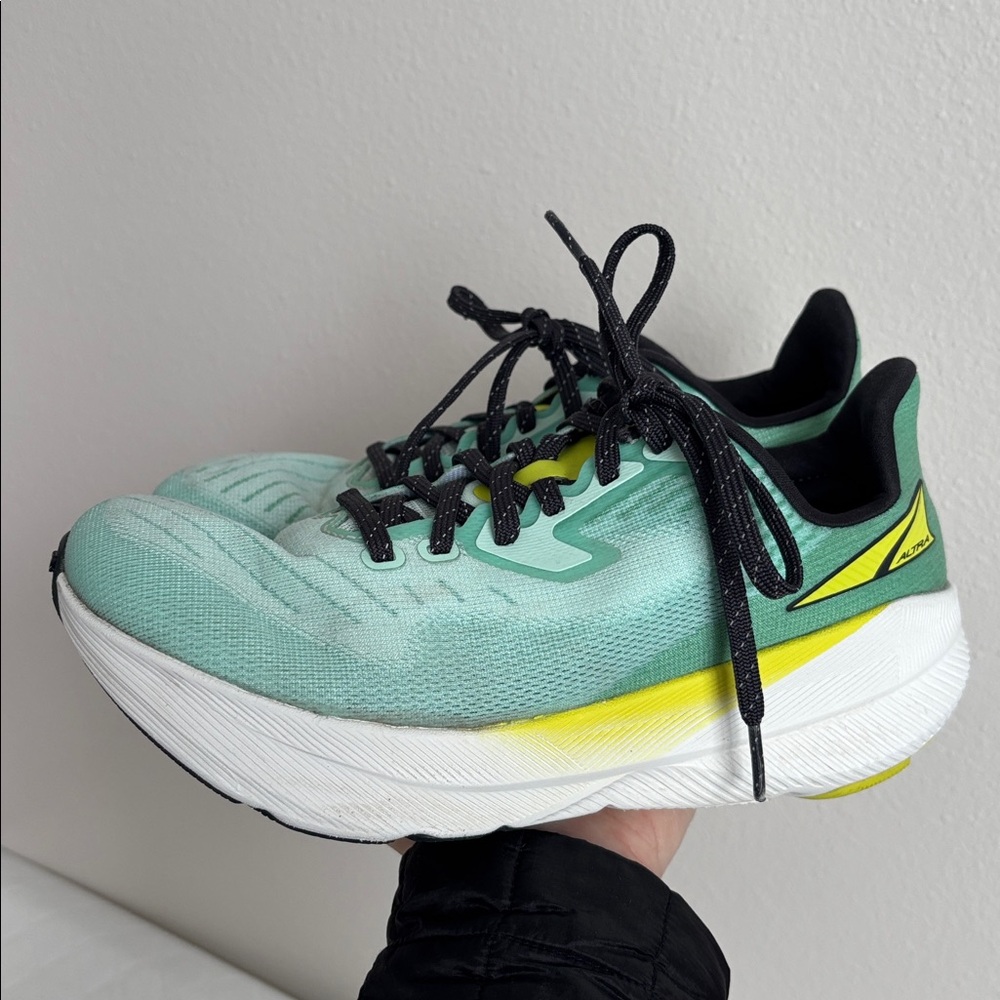 Altra Women's Experience Flow road-running shoes in a mint green color size 7.5 - Picture 8 of 11